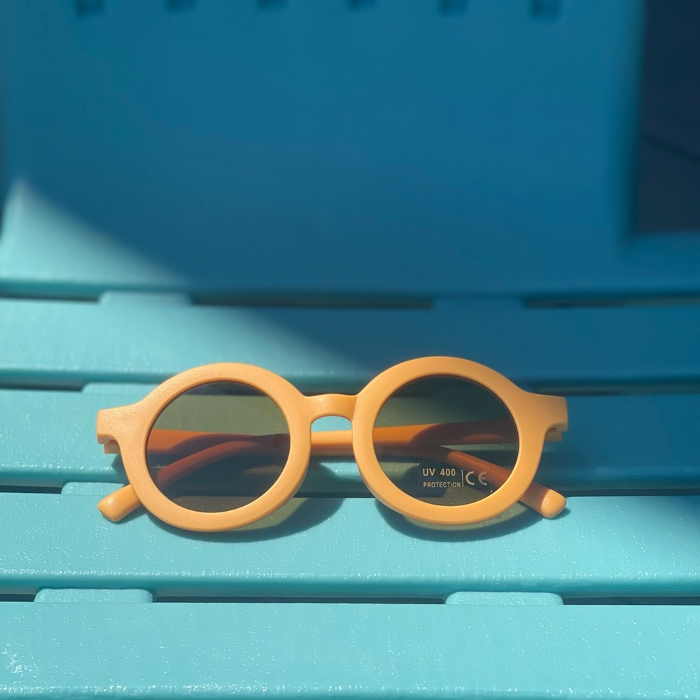 🌈 ☀️ Colorful Insta worthy kids’ sunglasses